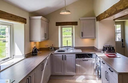 Fourstones Near Bentham Cottage | DALE HOUSE FARM COTTAGE, family friendly in Chapel-Le-Dale