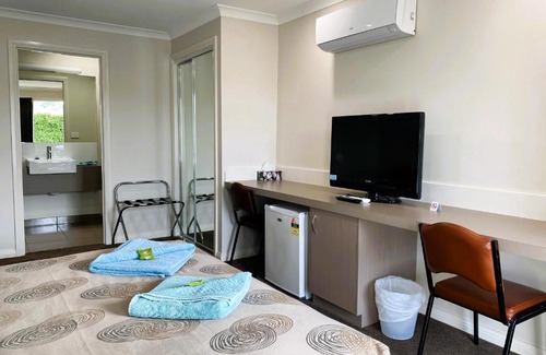 Terang Hotel | Dalvue Motel