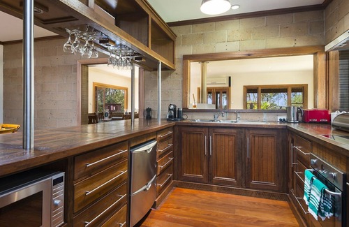 Leconfield House | Dalwood Country House - Has It All