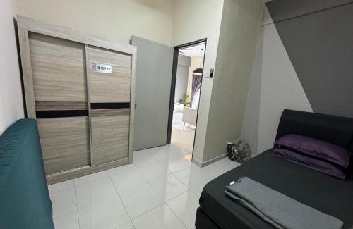 Taman Sri Muda Apartment | Damai Vacation Stay 7 pax 3 Free Parking