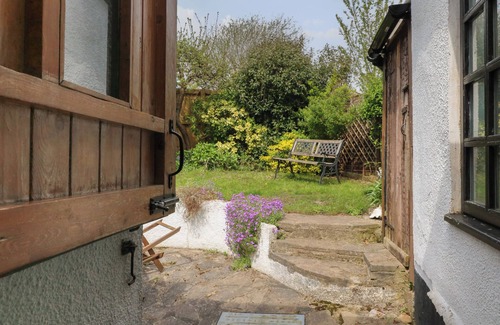 Nether Stowey Cottage | DAMSON COTTAGE, pet friendly, with open fire in Nether Stowey