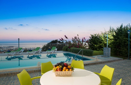 Koutouloufari Villa | Danae's Luxury Villas