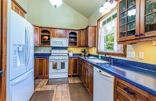 Royal Hawaiian Estates House | Dancing Ferns in Volcano, Hawaii