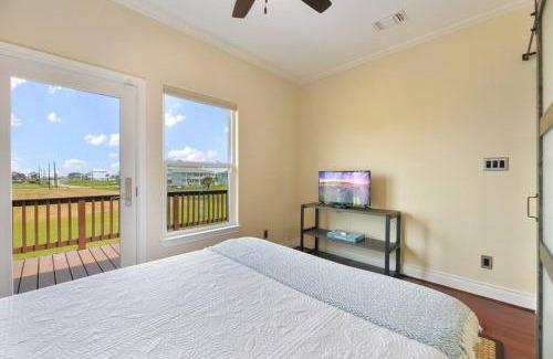 Indian Beach House | Dancing with Waves Beach House with 3 bedrooms and 2 baths