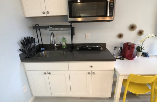 East San Mateo House | Dandy retreat convenient location