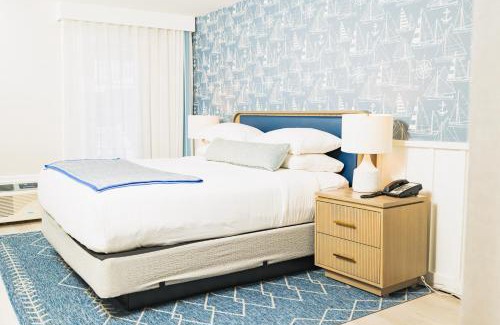 Port Jefferson Hotel | Danfords Hotel & Marina