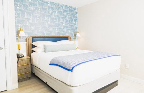 Port Jefferson Hotel | Danfords Hotel & Marina