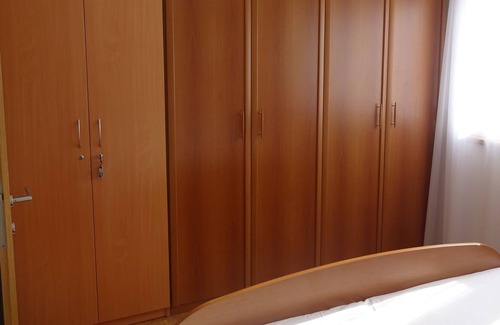 Poljana Apartment | "Dani" - a lovely apartment with seaview - quiet but central in Poljana, Ugljan