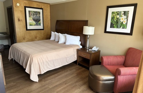 Coal Run Village Hotel | Daniel Boone Motor Inn
