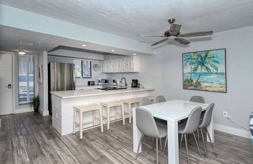 Bradenton Beach Condo | Dans Florida Condos Sea Scape at Runaway Bay