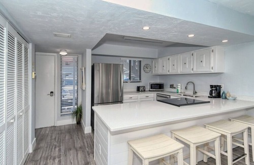 Bradenton Beach Condo | Dans Florida Condos Sea Scape at Runaway Bay