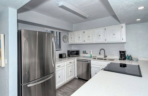 Bradenton Beach Condo | Dans Florida Condos Sea Scape at Runaway Bay