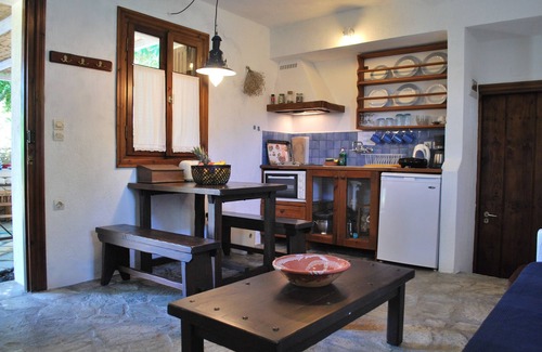 Skopelos Cottage | DAPHNE COTTAGE PRIVATE POOL PEACEFUL LOCATION 5 MIN DRIVE TO THE BEACH