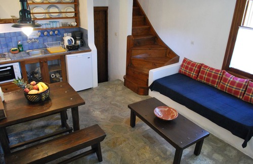 Skopelos Cottage | DAPHNE COTTAGE PRIVATE POOL PEACEFUL LOCATION 5 MIN DRIVE TO THE BEACH