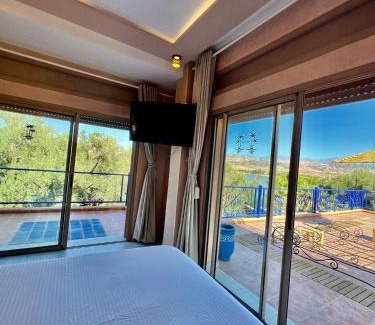 Aguergour House | Dar NFis Suites et appartements de luxe dans un havre de paix vue paradisiaque au bord du lac