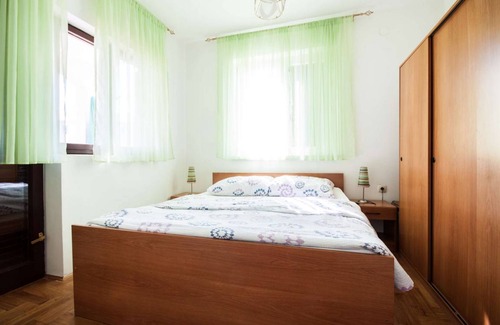 Monterol Apartment | DARA house with apartments / Dara3 APARTMENT
