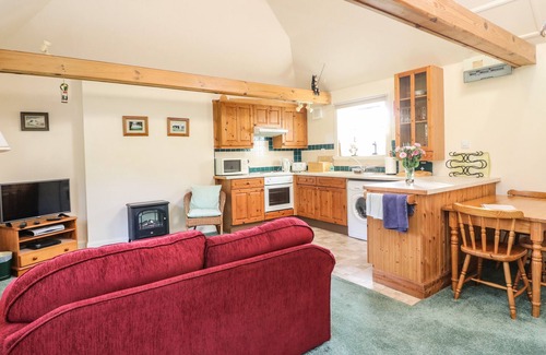 Isle of Luing Cottage | DARACH, pet friendly, with a garden in Ardfern