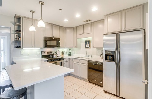 Darien Condo | Darien Condo w/Boat Dock Access: Walk to Downtown