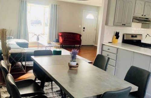 Darien House | Darien Delight - Single Level Ranch