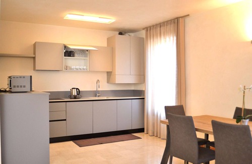 Treviso Apartment | DARK PORCH DELUXE APARTMENT - HISTORIC CENTER
