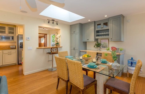 West Mesa House | Darling, Beach-Close, 6 Blocks to Bch Stairs, Walk to Dine, Shop, Park, Grocery