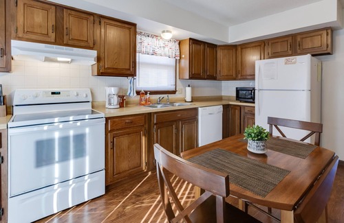 St. Joseph House | Darling Clean 2-Bedroom Home W/Great Amenities