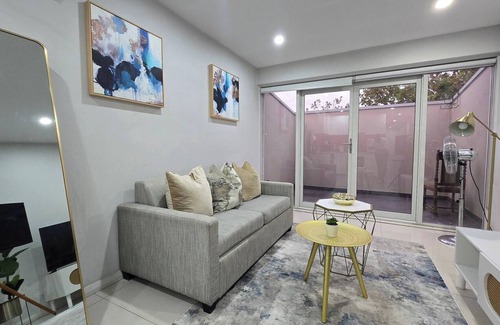 Pyrmont Apartment | Darling Harbor Retreat walk 5 min to the Casino