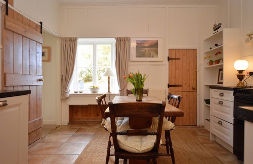 Cairndow Cottage | Darroch Beag Cottage, private shore front location, pet friendly, very quiet.