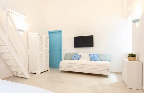 Santa Lucia Apartment | Darsena Sunset Apartment by Wonderful Italy