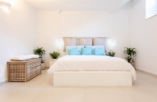 Santa Lucia Apartment | Darsena Sunset Apartment by Wonderful Italy