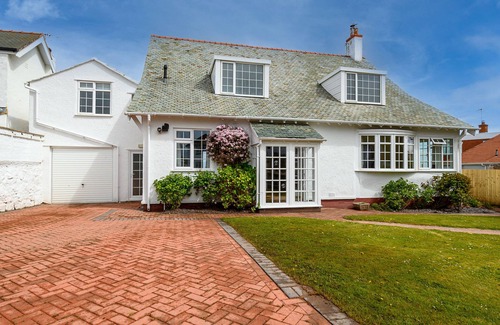 Penrhyn Bay Cottage | DARTANS, pet friendly, country holiday cottage in Penrhyn Bay