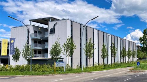 Korntal-Munchigan Apartment | Das Schlafwerk Stuttgart-Nord VOLLDIGITALES HOTEL-SELF-CHECK IN - keine Rezeption-LowBudget-cashless