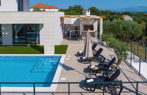 Podgradina Villa | Dasi, Posedarje, Kroatien