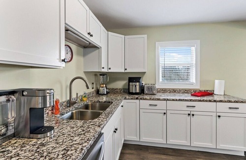 Como House | David s Vacation Escapes Cottage Sleeps 6