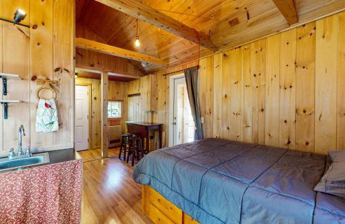 Otter Creek Hotel | Davis Cabin