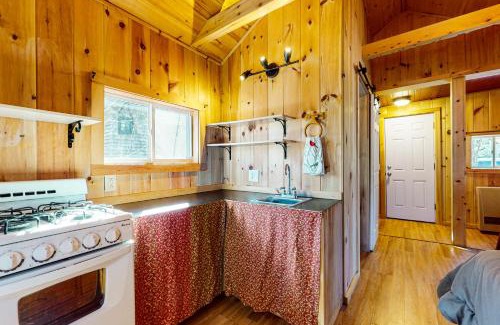 Otter Creek Hotel | Davis Cabin
