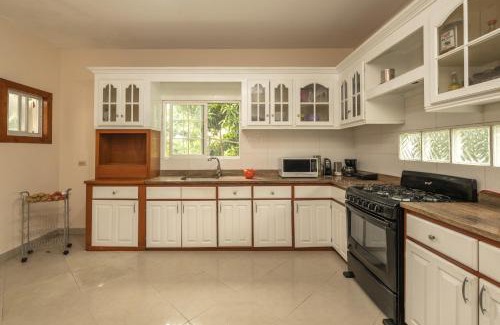 Oyster Pond Villa | Dawn Beach Estate - 3 bedroom Apartment Villa villa