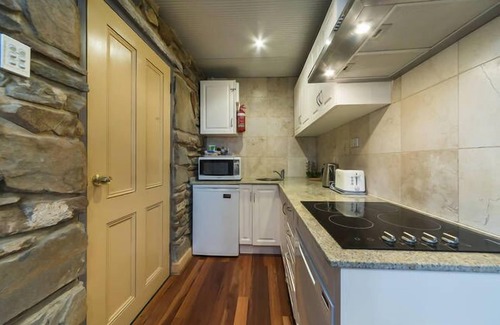Jutland Bed & Breakfast | Dawn Cottage at 1860 Wine Country Cottages
