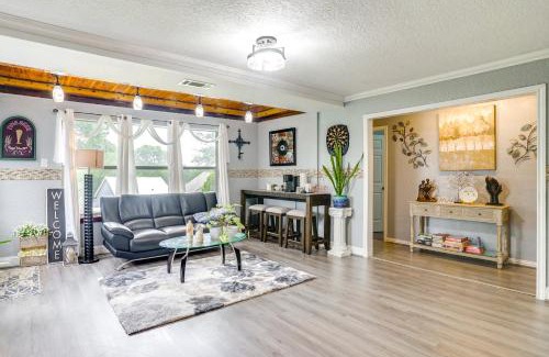 Alvarado Apartment | Day Trip to Dallas Alvarado Apt with Shared Yard