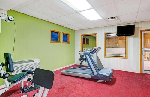 Methuen Hotel | Days Hotel by Wyndham Methuen MA Conference Center