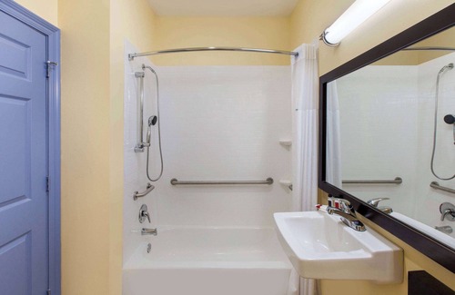 Scotlandville Hotel | Days Inn by Wyndham Baton Rouge Airport