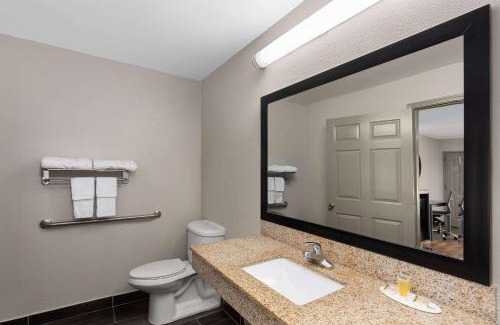Childersburg Hotel | Days Inn by Wyndham Childersburg