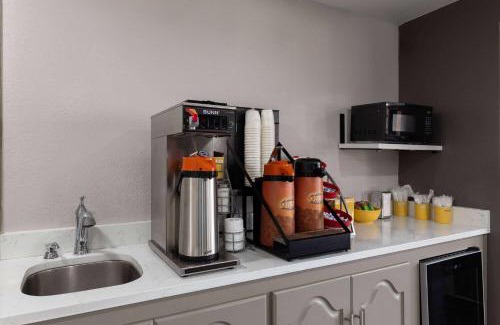 Childersburg Hotel | Days Inn by Wyndham Childersburg