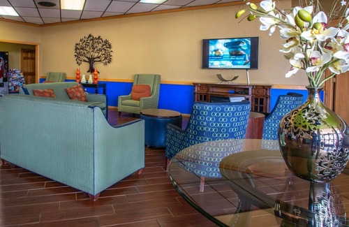 Clinton Hotel | Days Inn by Wyndham Clinton