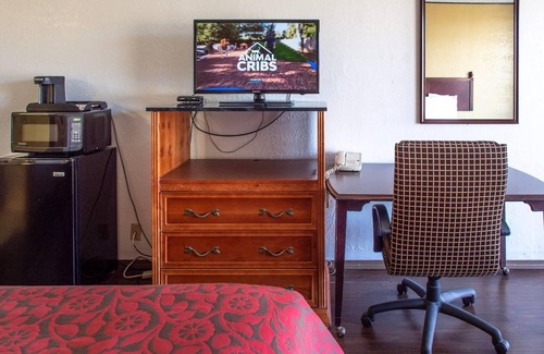 Clinton Hotel | Days Inn by Wyndham Clinton