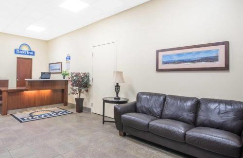 Endion Hotel | Days Inn by Wyndham Duluth Lakewalk