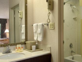 Greenville Hotel | Days Inn by Wyndham Greenville MS