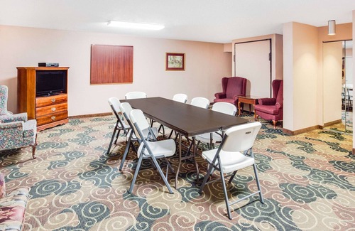 Greenville Hotel | Days Inn by Wyndham Greenville MS