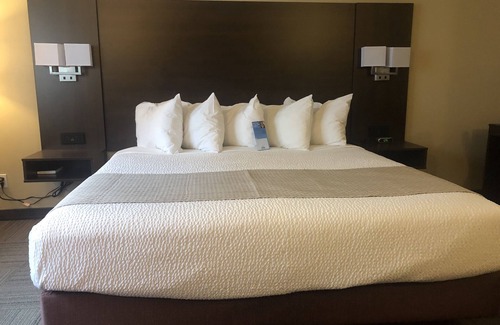 Hinton Hotel | Days Inn by Wyndham Hinton