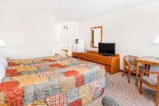 Iron Mountain Hotel | Days Inn by Wyndham Iron Mountain